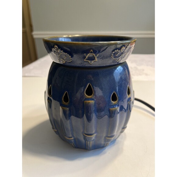 Scentsy Hanukkah Menorah Blue Ceramic Wax Warmer Full Size Retired Tested - Picture 12 of 15